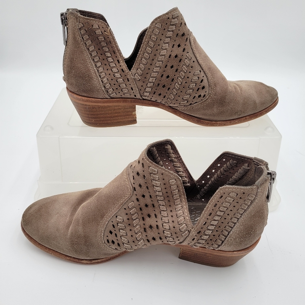 Womans Vince Camuto Prasata Tan Suede Cut out Ankle Booties ZIp Back Size 8/38